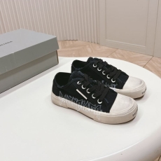 Balenciaga Low Shoes